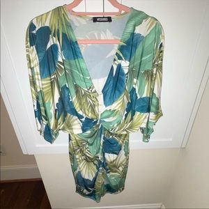 Misguided green tropical leaf print dress with sleeves; size US 6 (runs like XS)